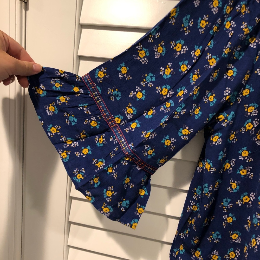 Women’s floral blouse by Democracy